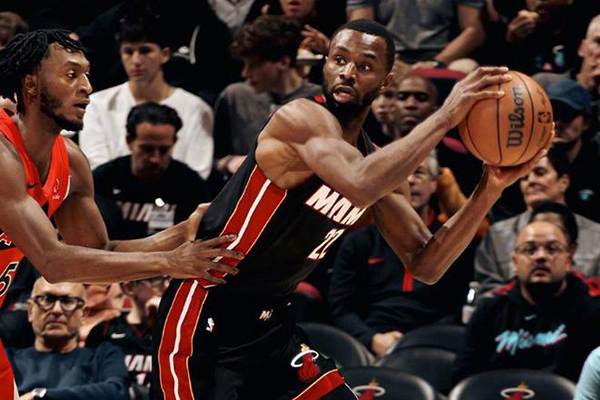 主场失守!热火三大主力下半场哑火,<a href=/look/lanqiuzhibo/raptors/ target=_blank class=infotextkey>猛龙</a>逆转终结四连败