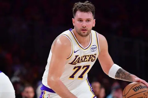 湖人主帅雷迪克透露东契奇回归时间表 周日战<a href=/look/lanqiuzhibo/76ers/ target=_blank class=infotextkey>76人</a>成潜在复出战