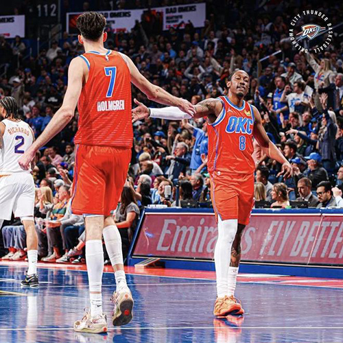 雷霆49分血洗<a href=/look/lanqiuzhibo/suns/ target=_blank class=infotextkey>太阳</a>+手握多签,霍姆格伦成顶级内线